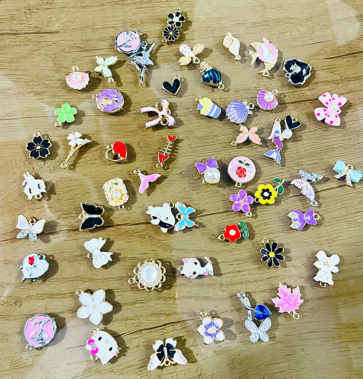 MIX CHARMS 50 PCs Deal
